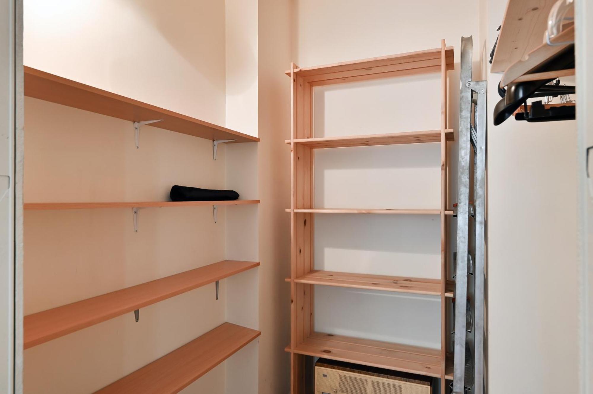2-Bdrm Quiet Central Apartment Riga Luaran gambar