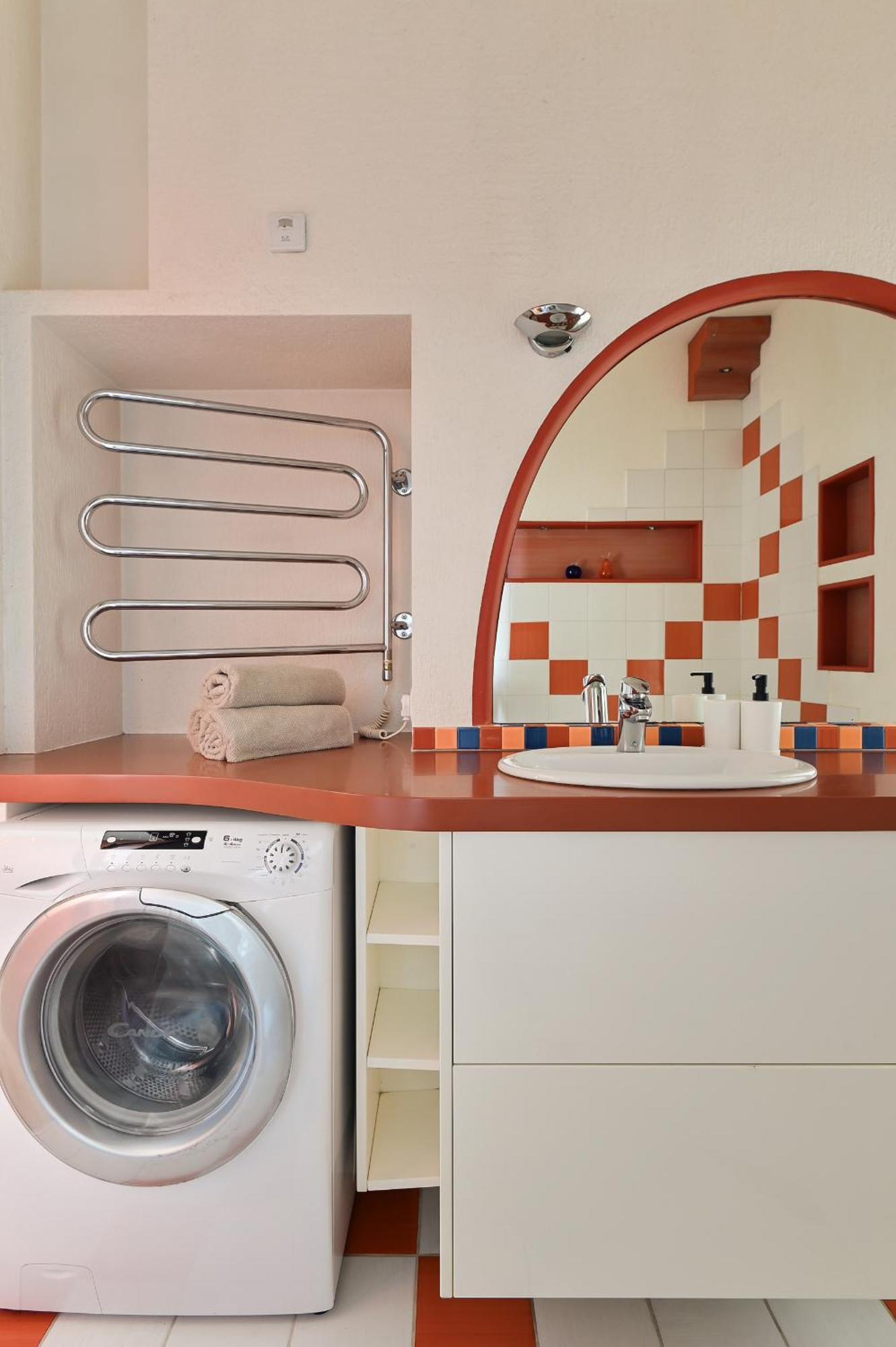 2-Bdrm Quiet Central Apartment Riga Luaran gambar